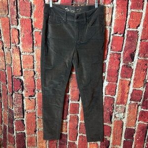 7 All mankind Tummyless High rise skinny gray women pants size 6